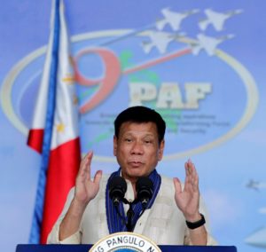 (http://www.eaglenews.ph/wp-content/uploads/2016/07/Duterte-in-PAF.jpg)